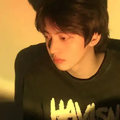 闻皎月